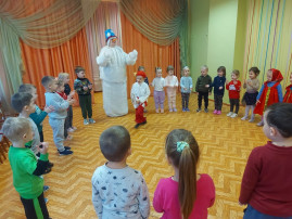 "Рождественские встречи, со Снеговиком". "Рождественские встречи, со Снеговиком".